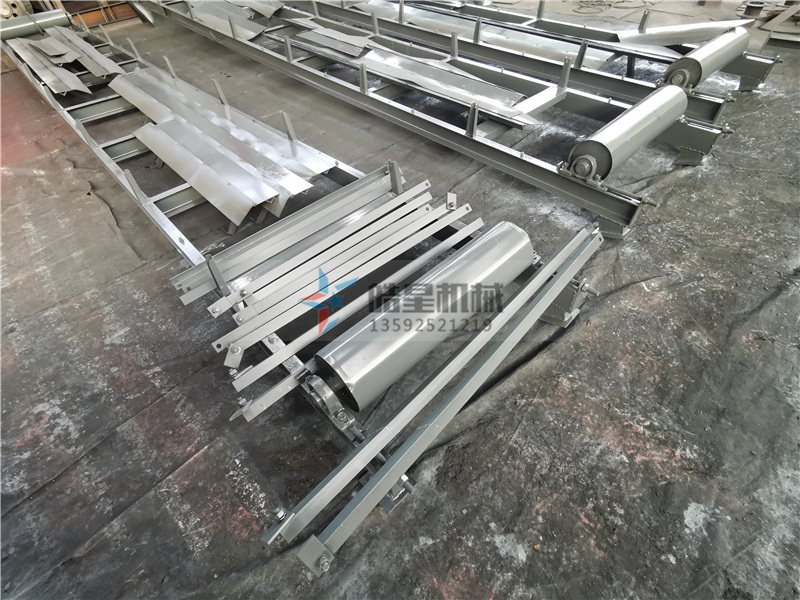 断桥铝粉碎机上料输送带 断桥铝粉碎机上料输送带