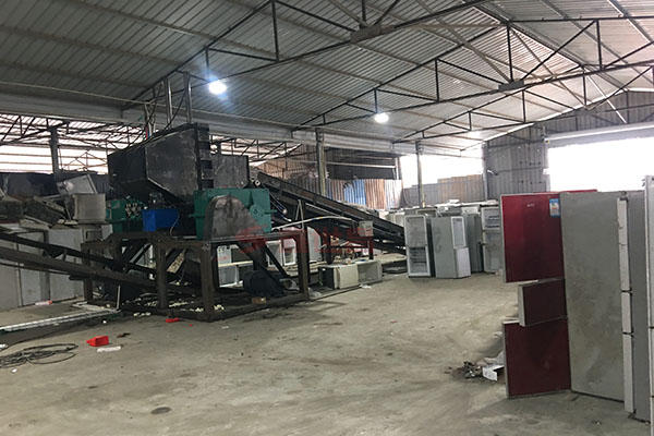 配置废旧冰箱破碎生产线需要哪些设备，价格多少？