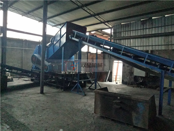 金属破碎机设备1800型现场安装完毕